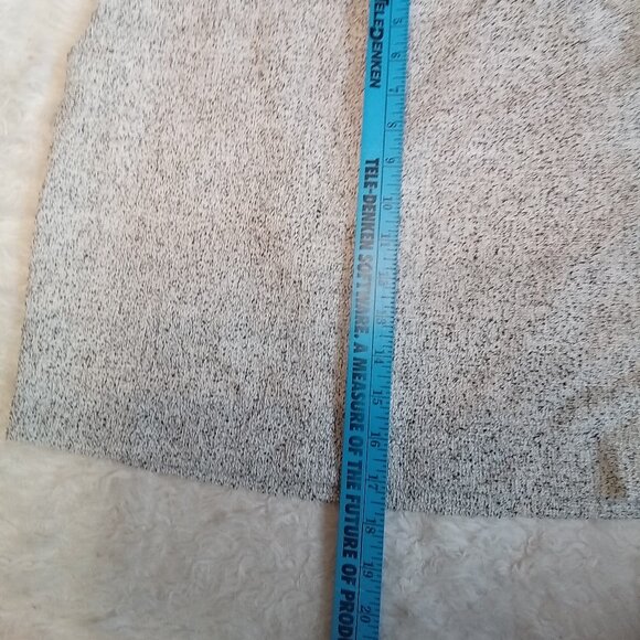 H&M Women's Beige Back Zip Pockets Straight Pencil Skirt Size: 4 - Picture 5 of 6